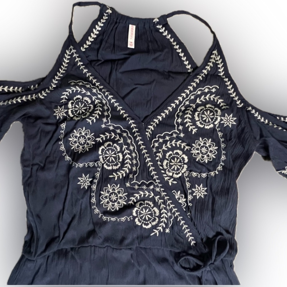 Embroidered Open Shoulder Midi - Picture 6 of 8